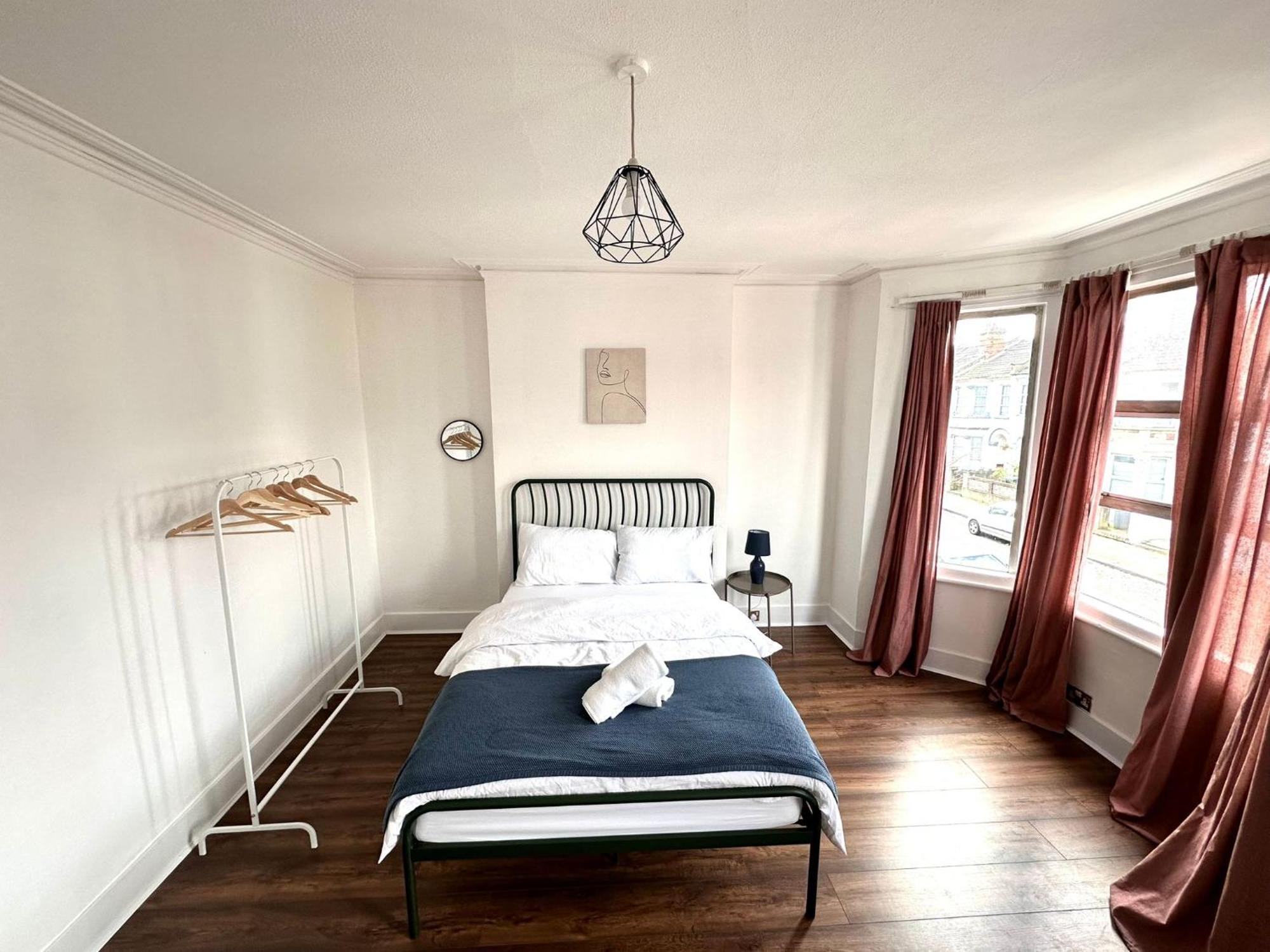 Charming, Renovated Residence In Willesden Green London Luaran gambar