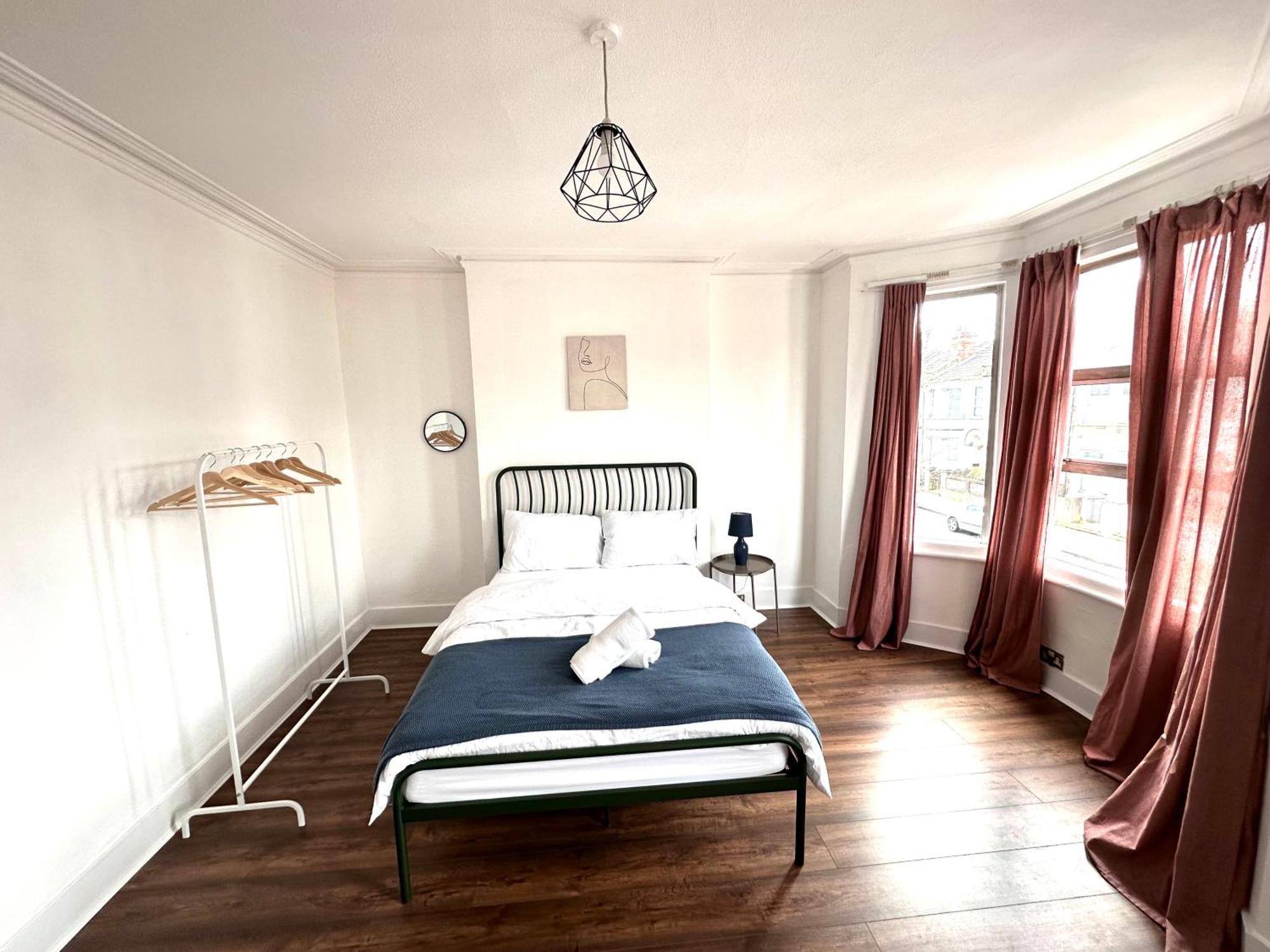 Charming, Renovated Residence In Willesden Green London Luaran gambar