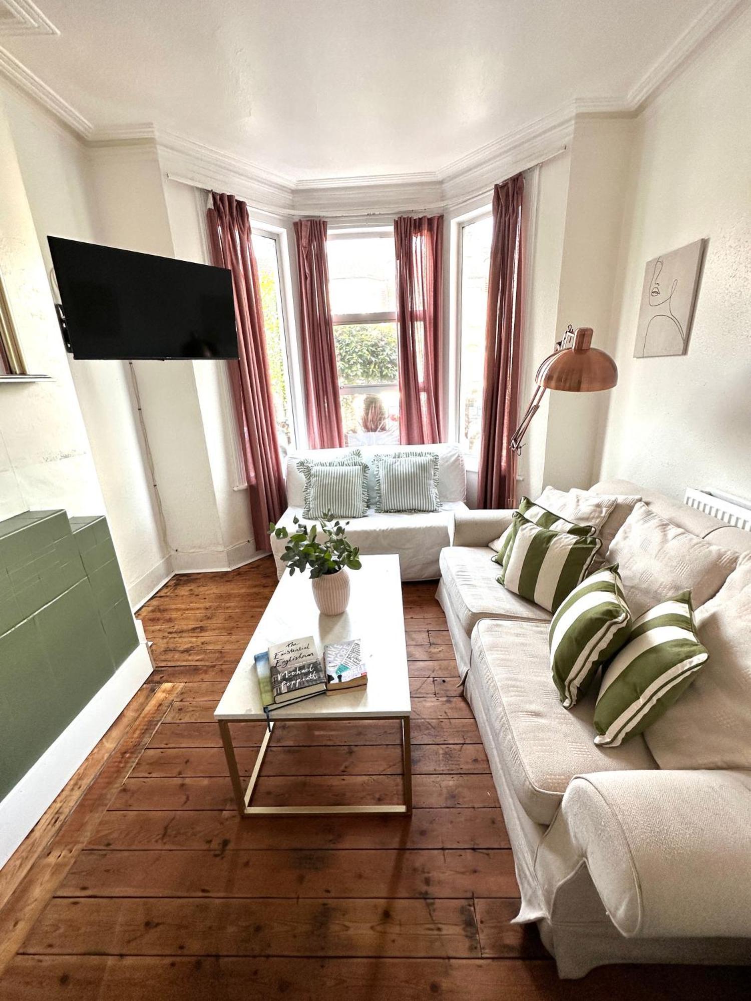 Charming, Renovated Residence In Willesden Green London Luaran gambar