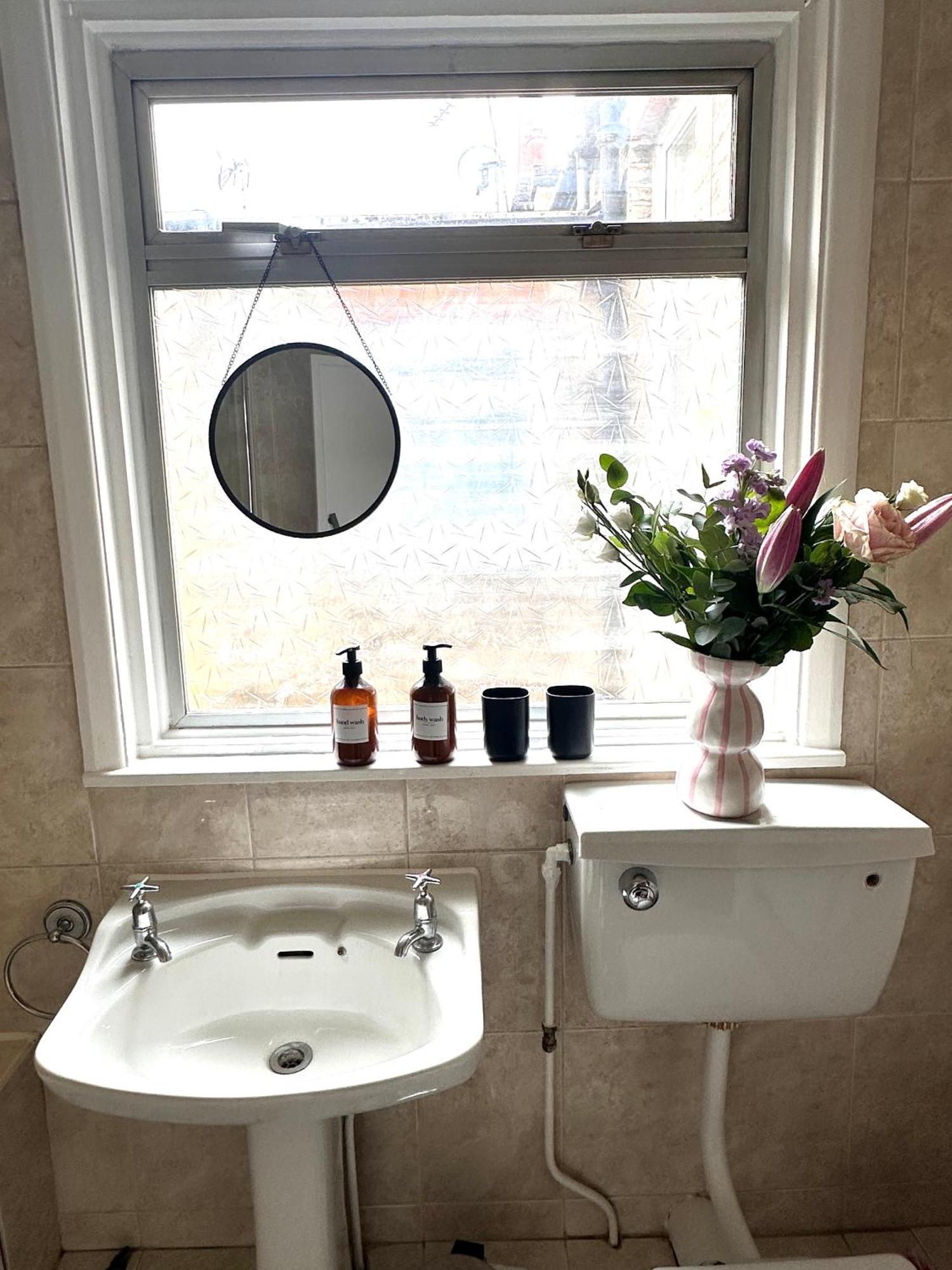 Charming, Renovated Residence In Willesden Green London Luaran gambar